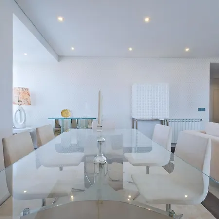 Luxury Duplex In Benfica 15 Min To Airport ליסבון
