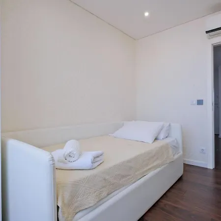 דירה Luxury Duplex In Benfica 15 Min To Airport ליסבון