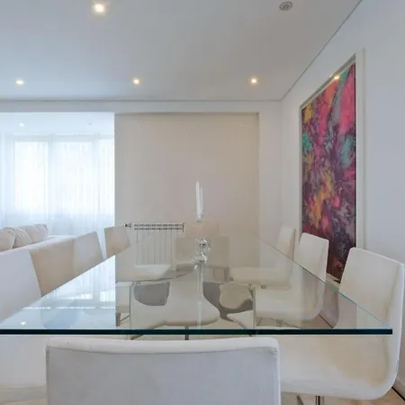 Luxury Duplex In Benfica 15 Min To Airport דירה