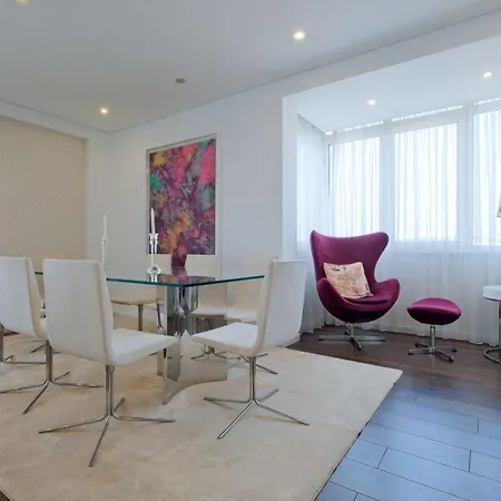Luxury Duplex In Benfica 15 Min To Airport * ליסבון