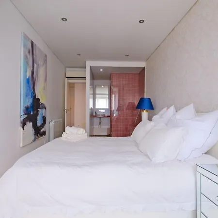 Luxury Duplex In Benfica 15 Min To Airport דירה *