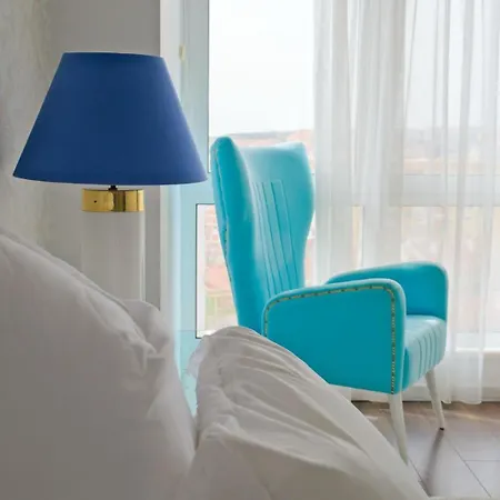 Luxury Duplex In Benfica 15 Min To Airport דירה *