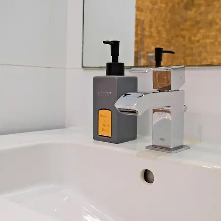 דירה Luxury Duplex In Benfica 15 Min To Airport ליסבון