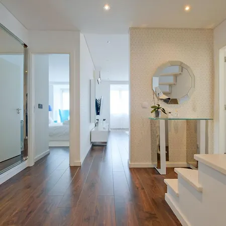 Luxury Duplex In Benfica 15 Min To Airport * ליסבון