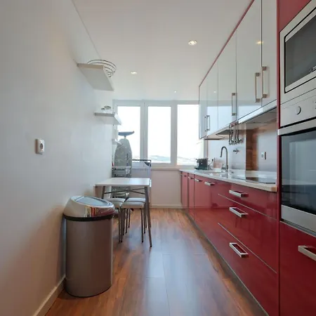 Luxury Duplex In Benfica 15 Min To Airport דירה