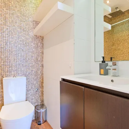 Luxury Duplex In Benfica 15 Min To Airport ליסבון