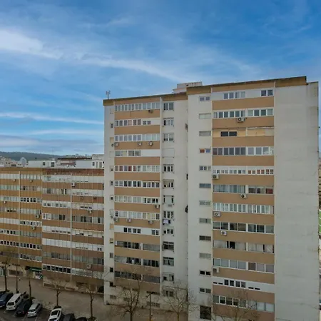 Luxury Duplex In Benfica 15 Min To Airport דירה *